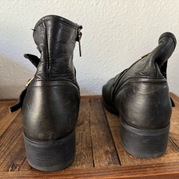 Steve Madden Tiarraa Black Leather Moto Ankle Boots 8.5 Edgy Grunge Streetwear - Picture 5 of 12